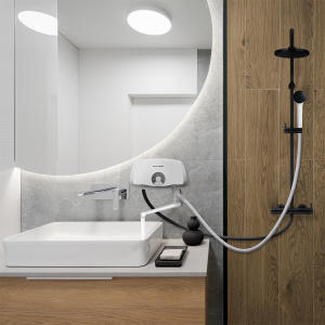 Фото товара «Водонагреватель проточный Royal Thermo SmartFix TS (5,5 kW) - кран+душ. Код 27516», Электрические